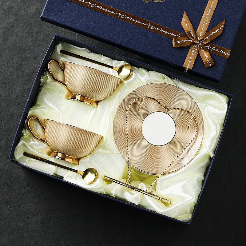 طقم فناجين قهوة وصحون بتصميم أ - مراجعة Coffee Tea Set وسعره
